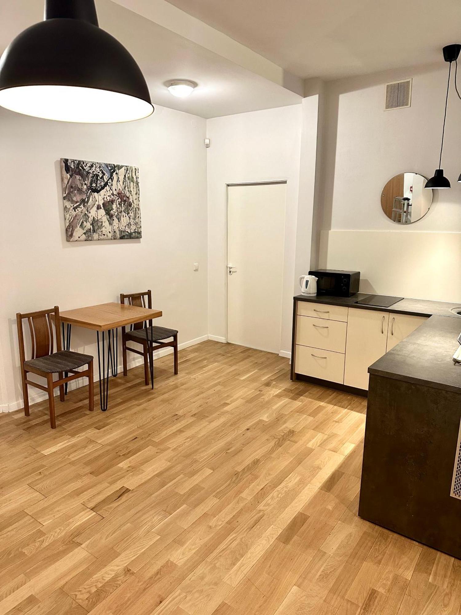 Mini Home Bookshop Studios Вилнюс Екстериор снимка